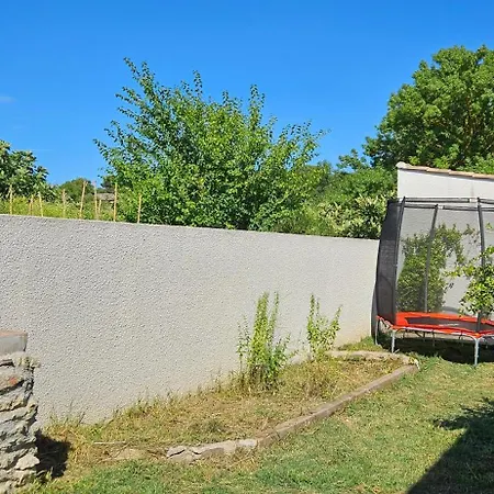 Family's Pool, Parking, Garden Villa *