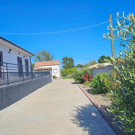 Family's Pool, Parking, Garden Villa Villemoustaussou