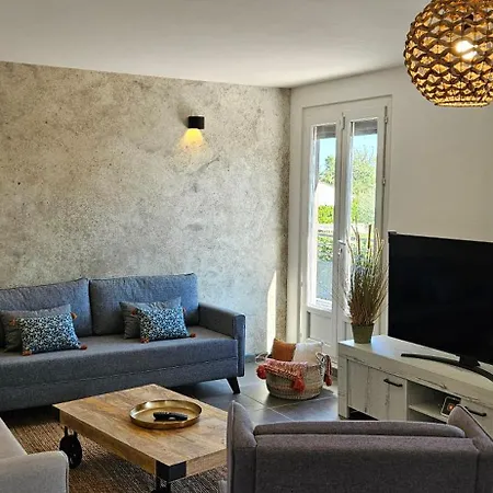 Family's Pool, Parking, Garden Villa
