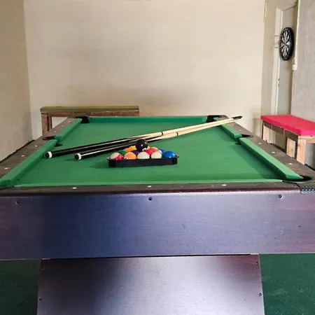 Villa Family's Pool, Parking, Garden